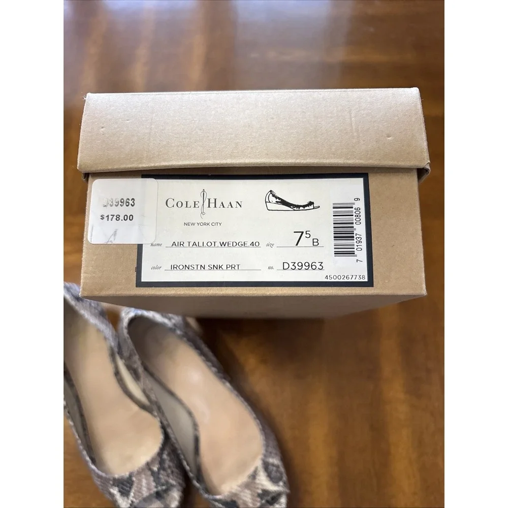 Cole Haan  Air Tallow Wedge 7.5 Ironstone Snake print Preowned W/ Box‎